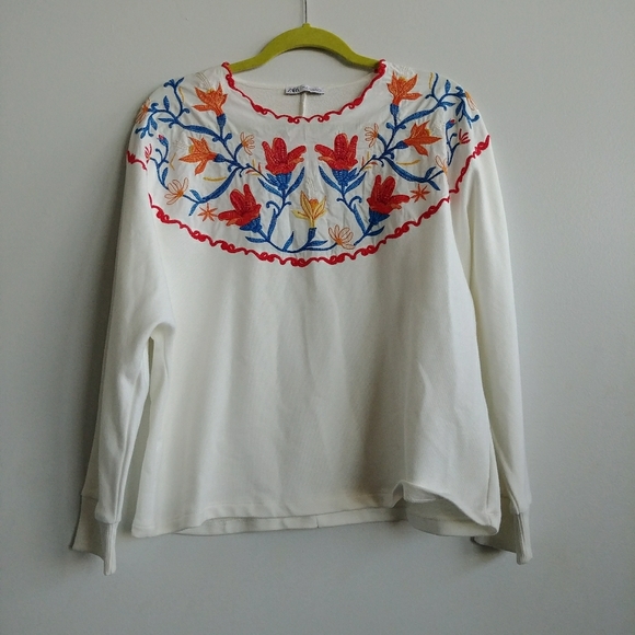 Zara Tops - Zara oversized  embroidered white sweatshirt